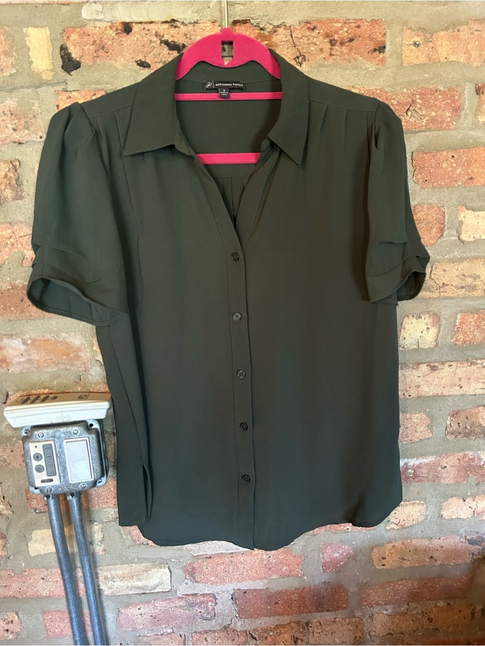 Adrianna Papell Olive Green Short-Sleeve Button-Front Blouse